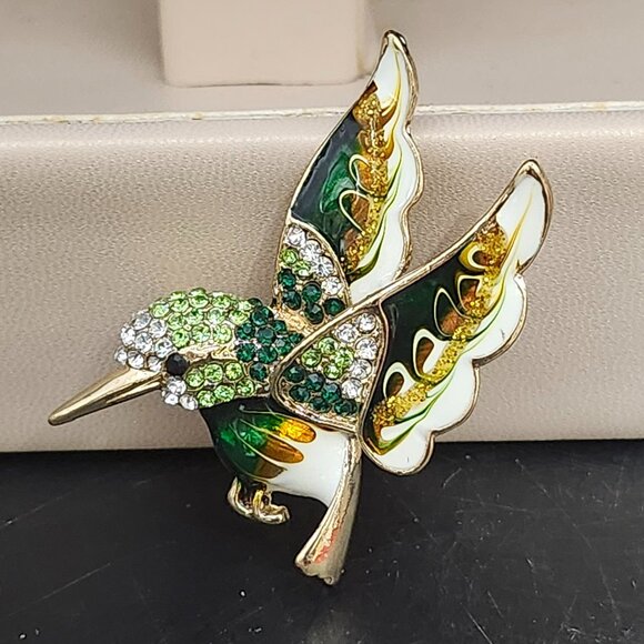 Betsey Johnson Hummingbird Brooch/Pin Green Clear Rhinestones Enamel Gold Tone - Picture 1 of 3